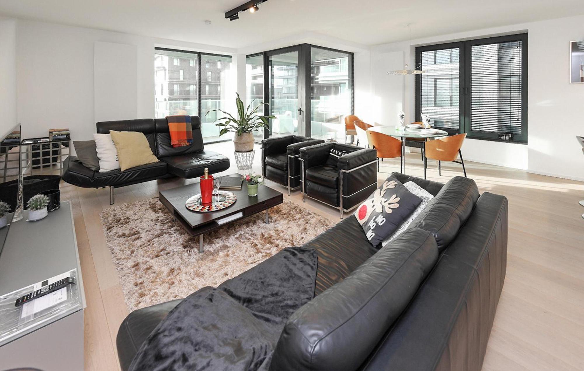 2 Bedroom In *